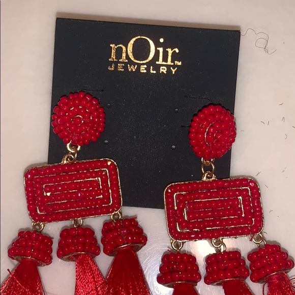 Red dangling earrings - Picture 2 of 5